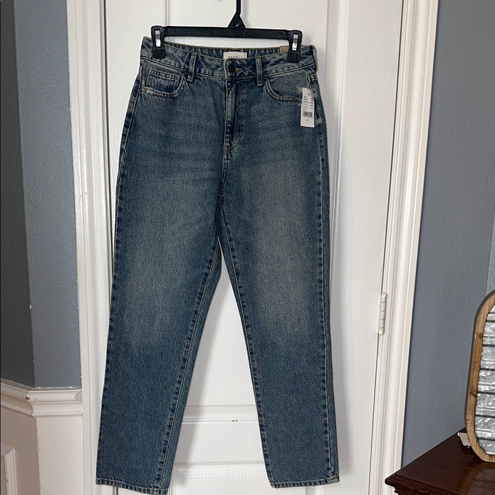 Pacsun Women’s Mom Jean High Rise straight tapper at‎ ankle size 25